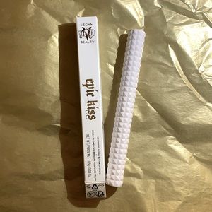 KVD Vegan Beauty epic kiss lipstick